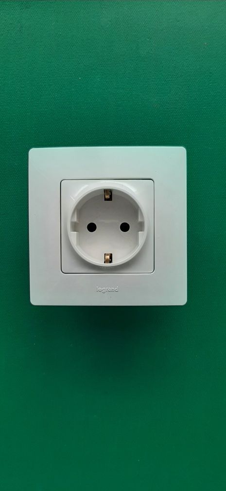 Контакти Legrand