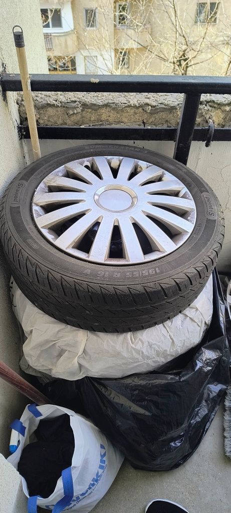 Roti complete cu jante+Capace De Vară 195/55/16 87V preț fix 600 Lei