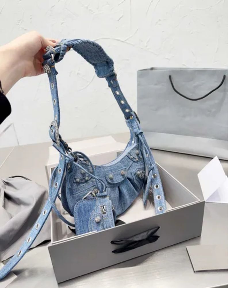Чанти miu miu ysl Alaia jacquemus louis vuitton balenciaga