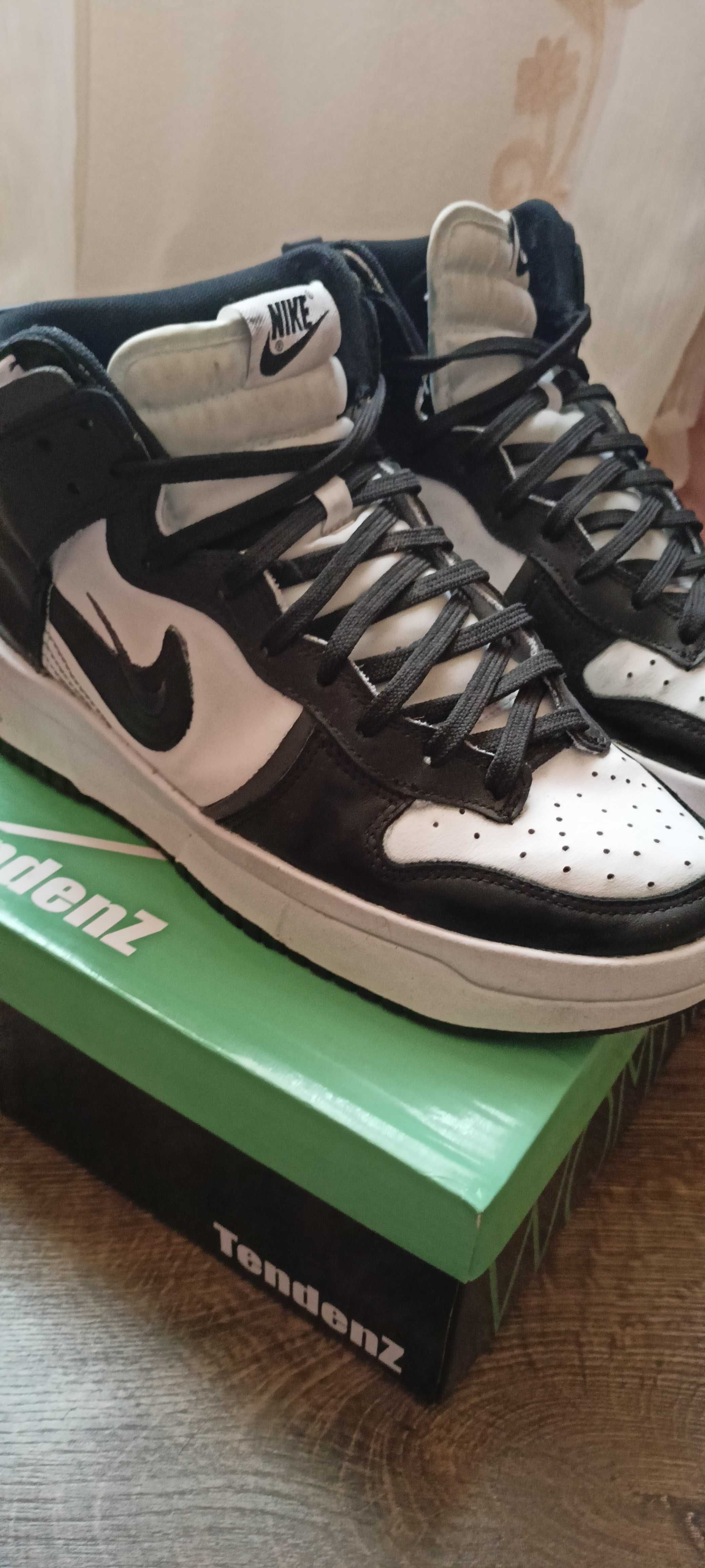 Nike Dunk High up Panda