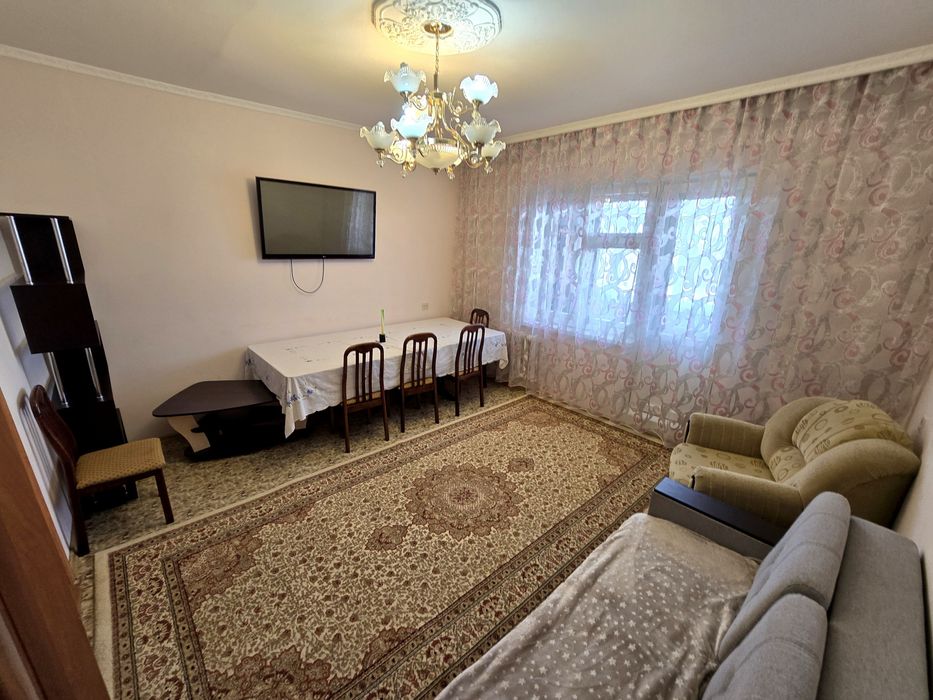 Продаётся 4-х комнатная квартира в ленинградском доме