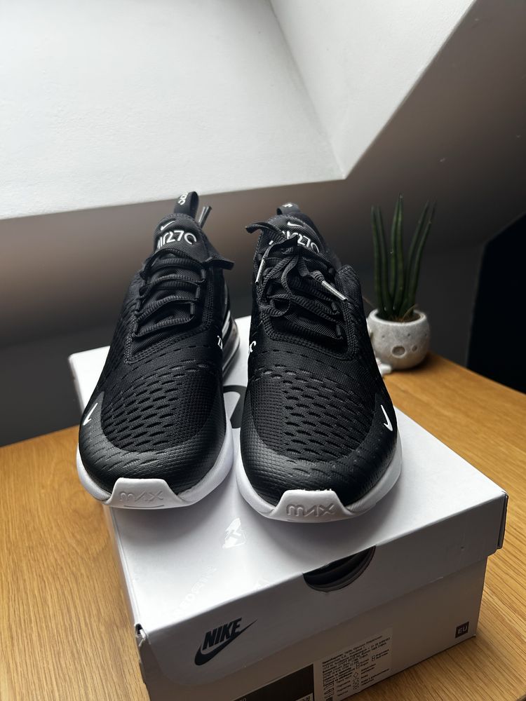 Маратонки Air Max 270