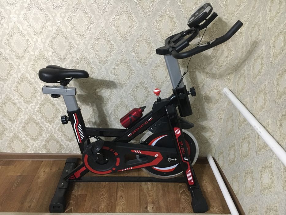 Велотренажер спортивный