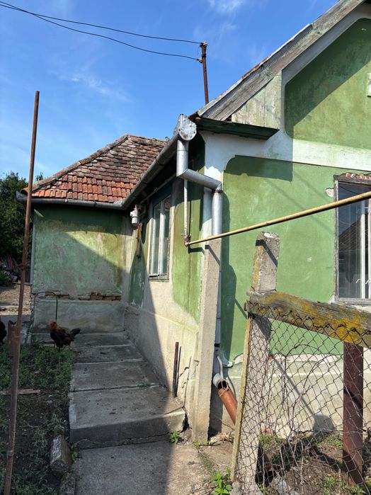 Casa la tara pt renovare