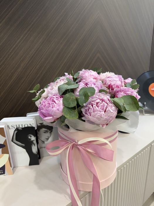 Раскошный букет пионов