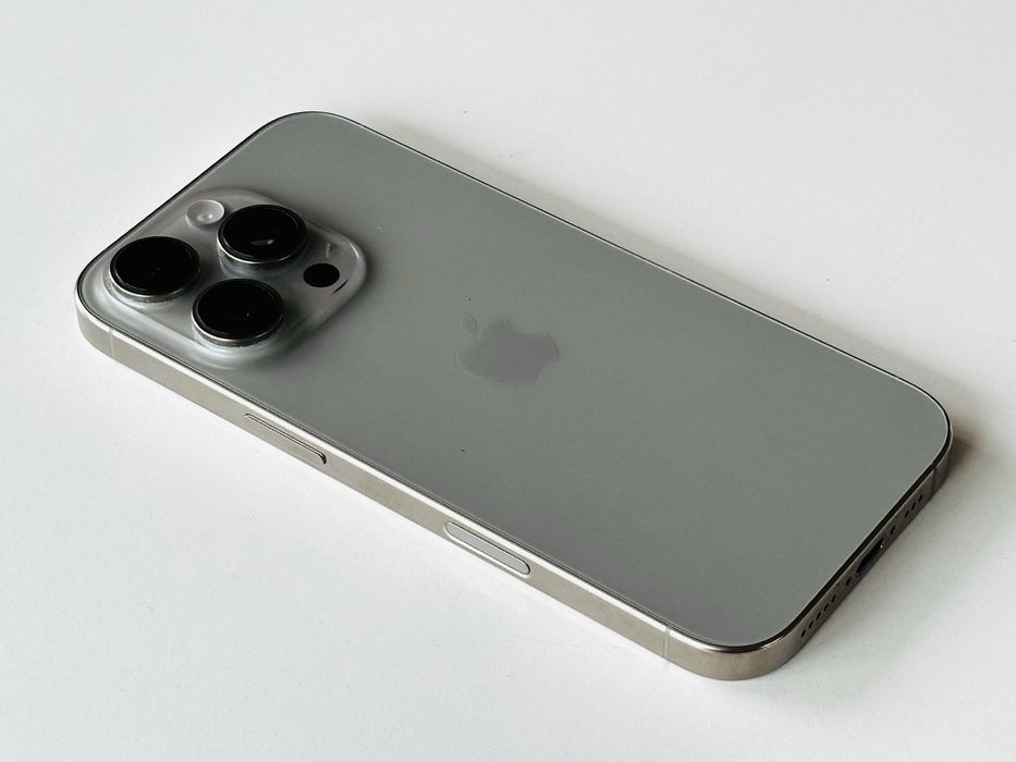 Iphone 16 Pro 512GB Natural Titanium Гаранция 6 месеца