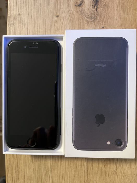 Продавам iphone 7 запазен