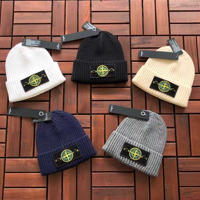 Caciula Stone Island Premium