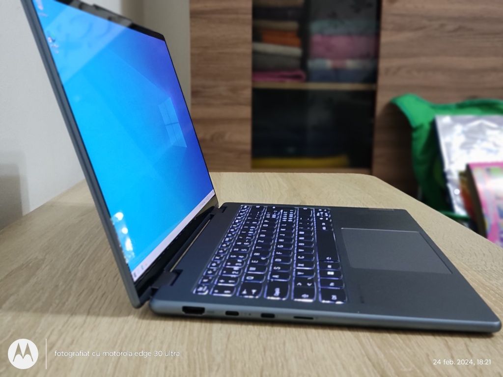 Laptop slim Lenovo Yoga gen 12