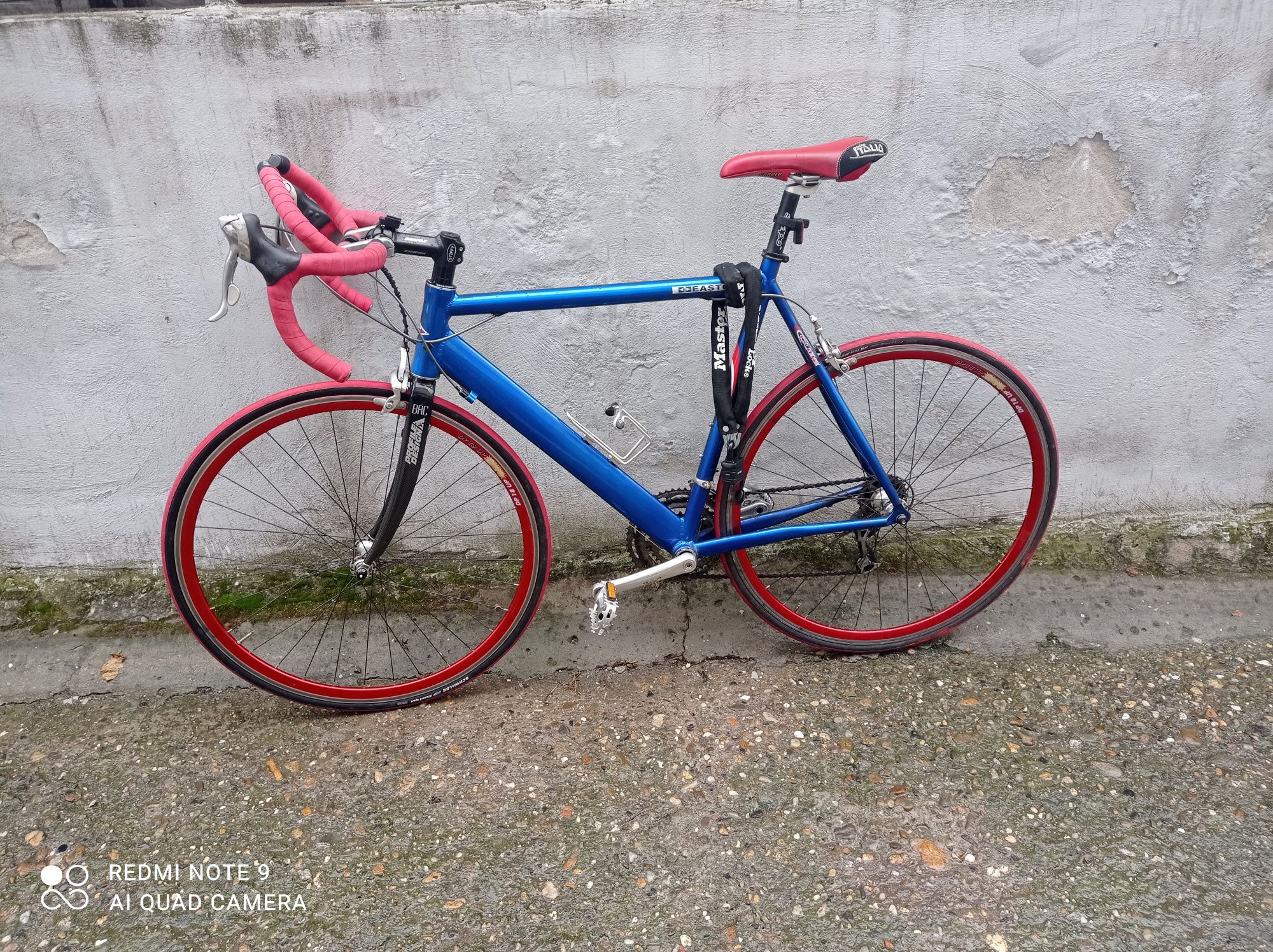 Vand Bicicleta Semicursiera Cube Red edition