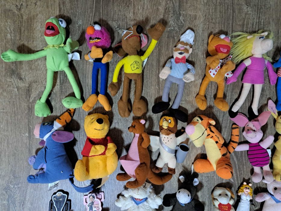 Lot 110 figurine (majoritatea Happy Meal Mc Donalds, anii 2000)