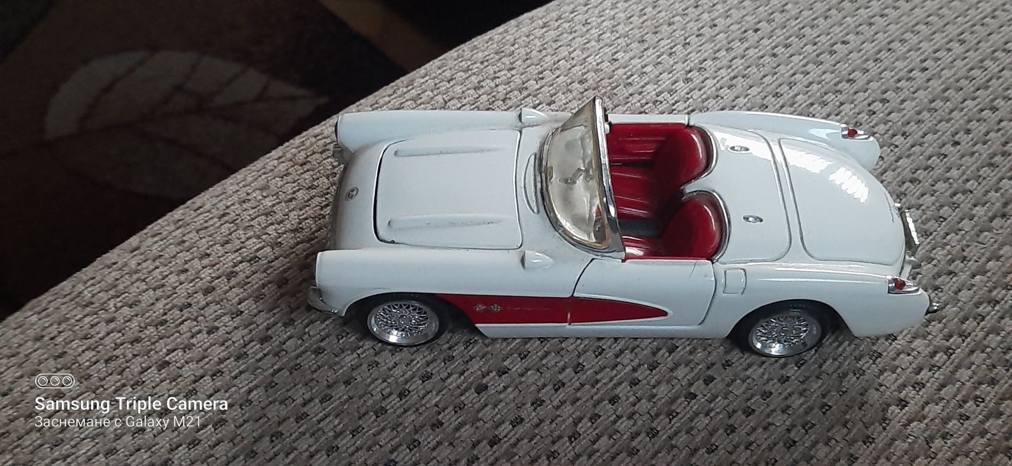 Chevrolet corvette 1957 convertible  мини модел класик автомобил 1:24