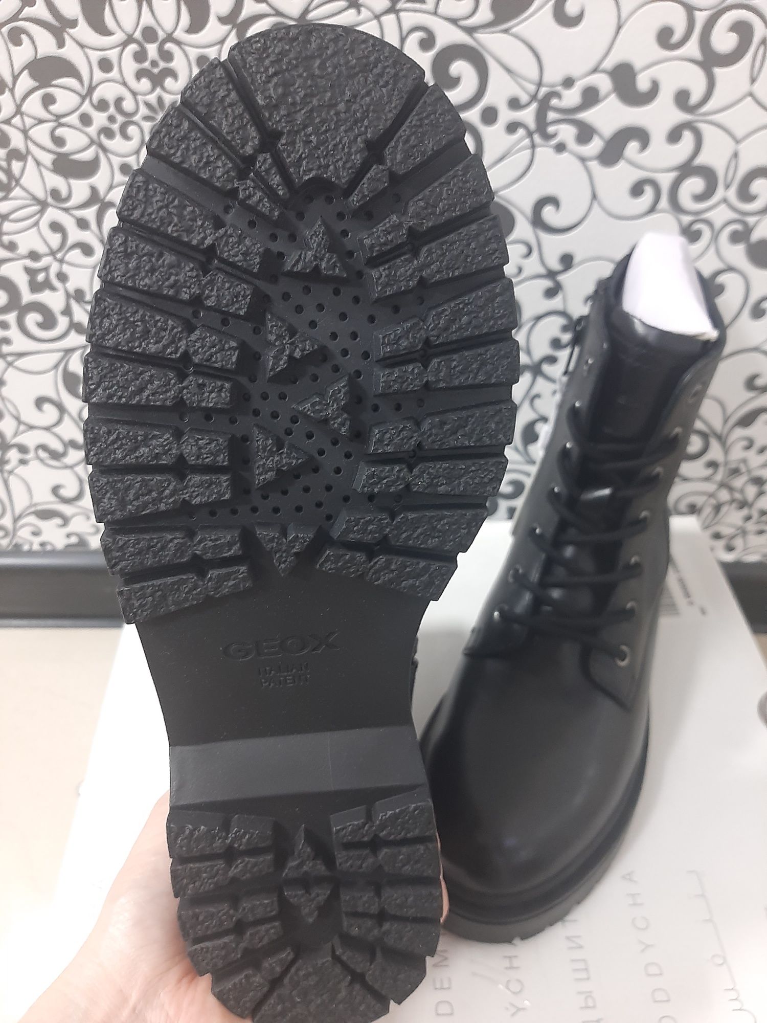 Новые ботинки бренд Geox
