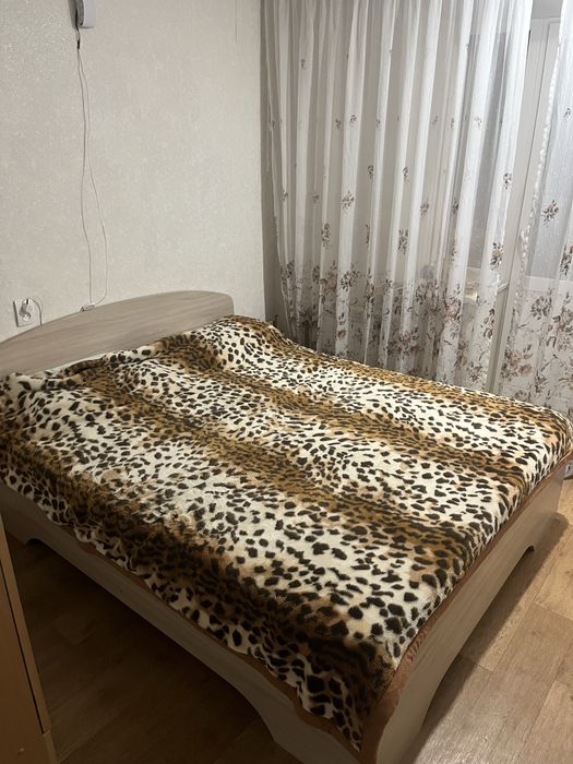 Продам двухспальную кровать