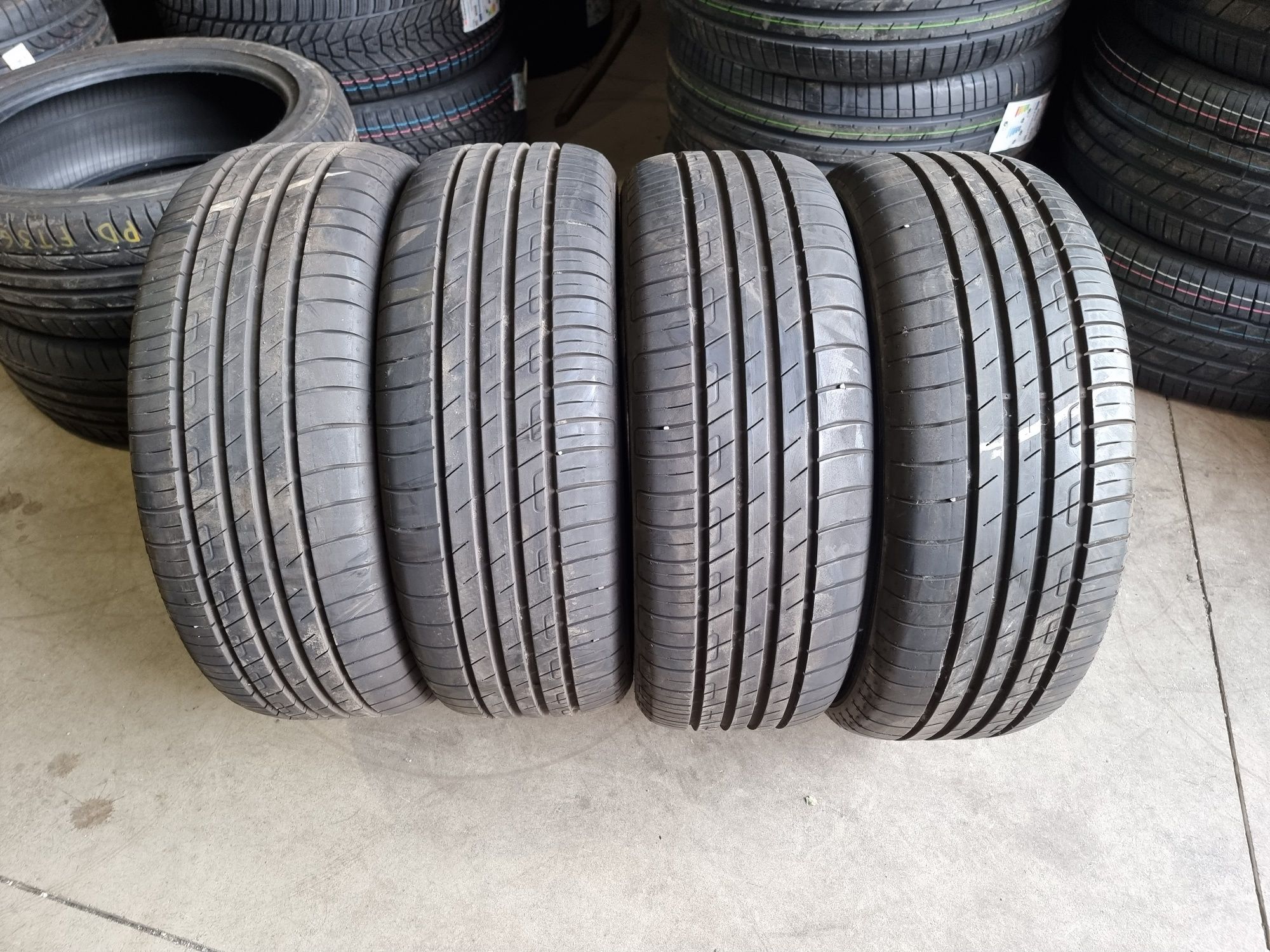 225/55/17 Goodyear 4бр