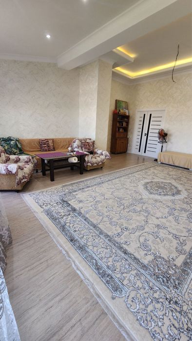 Продается квартира Чиланзар Байналминал 3/10/10 (105 квадратов)