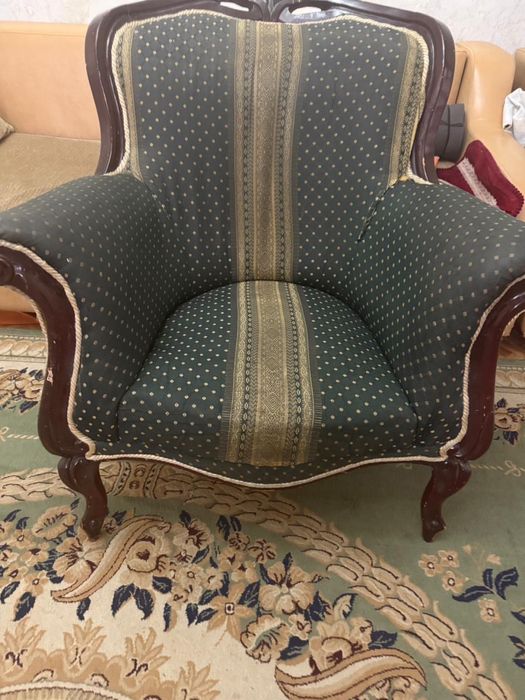 Продам 2 кресла из дерева дуб