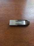 San disk 64 gb флешка