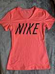 Оригинална дамска тениска Nike