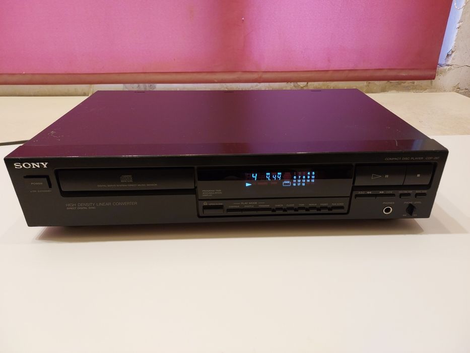 CD-Player Sony CDP-297. Made in France. Perfect funcțional.
