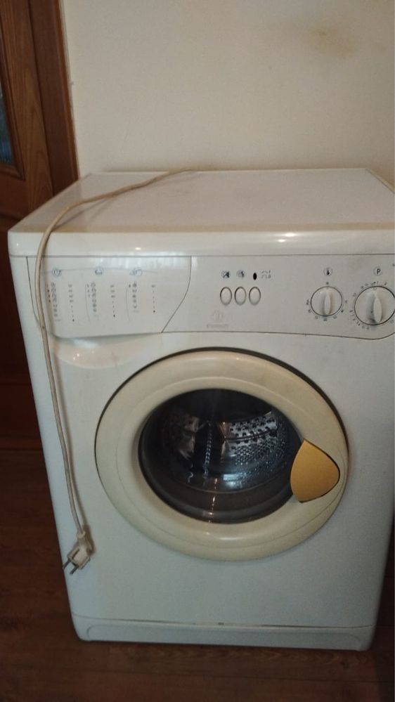 Продам стиральную машинку