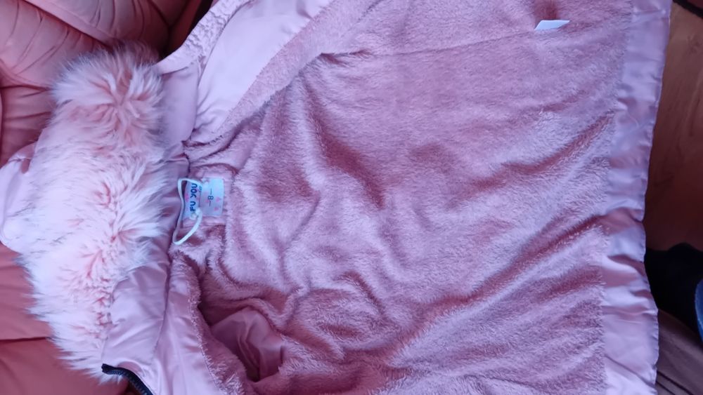 Дебело зимно яке за момиче на около 8 г.