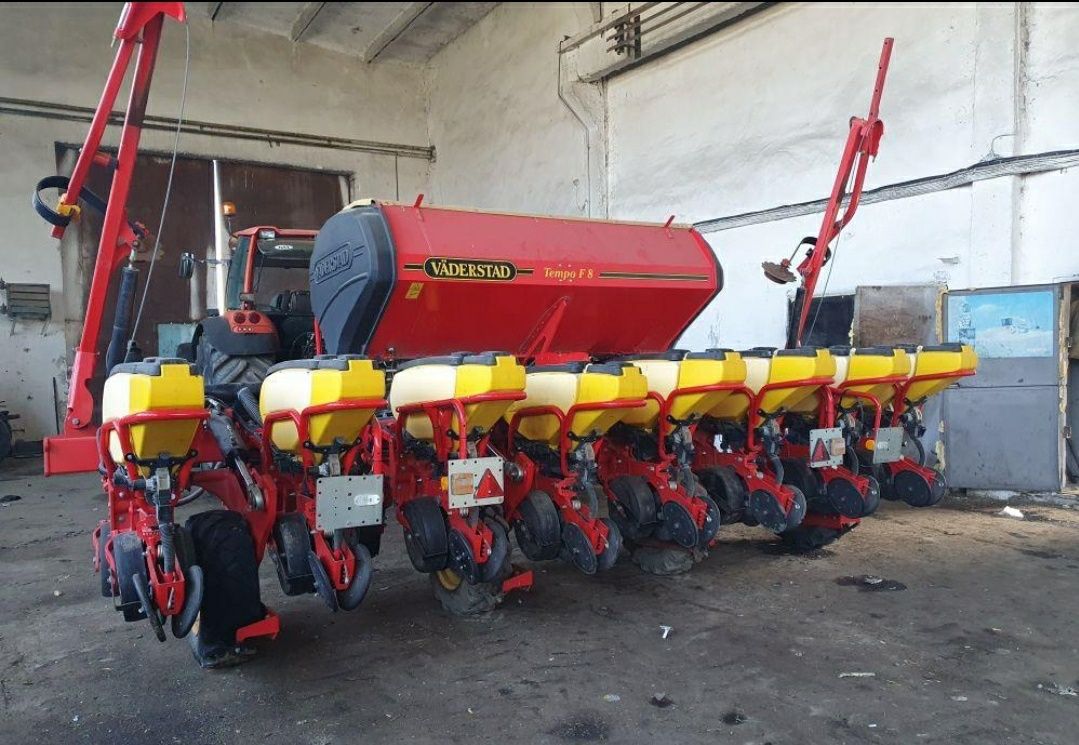 semanatoare VADERSTAD TEMPO F8 , (plante prasitoare, porumb, fs,soia)