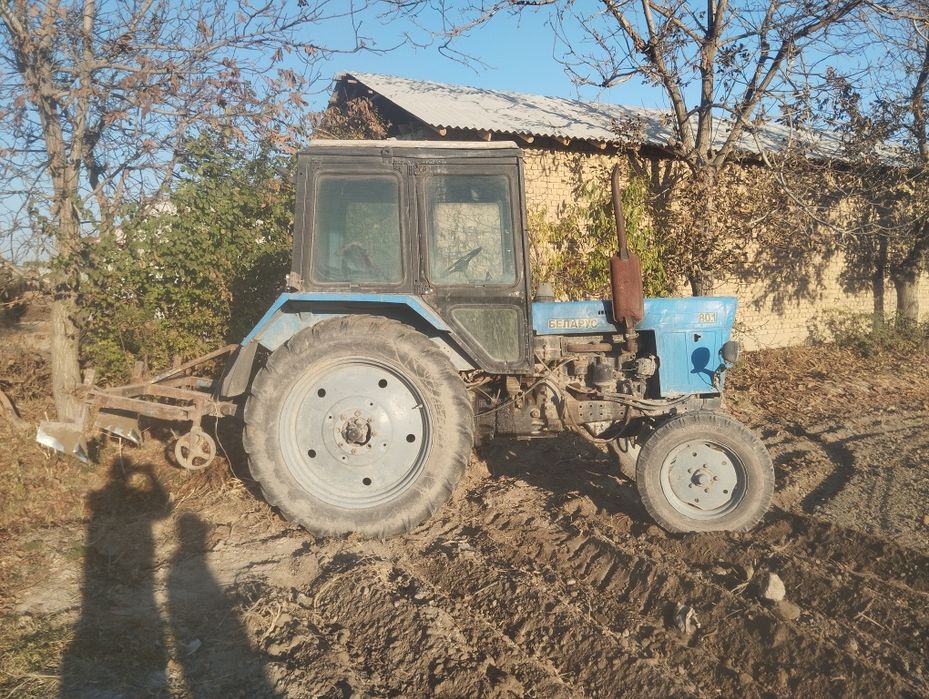 MTZ 80 Traktor sotiladi