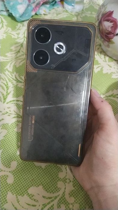 Телефон Techno pova 6