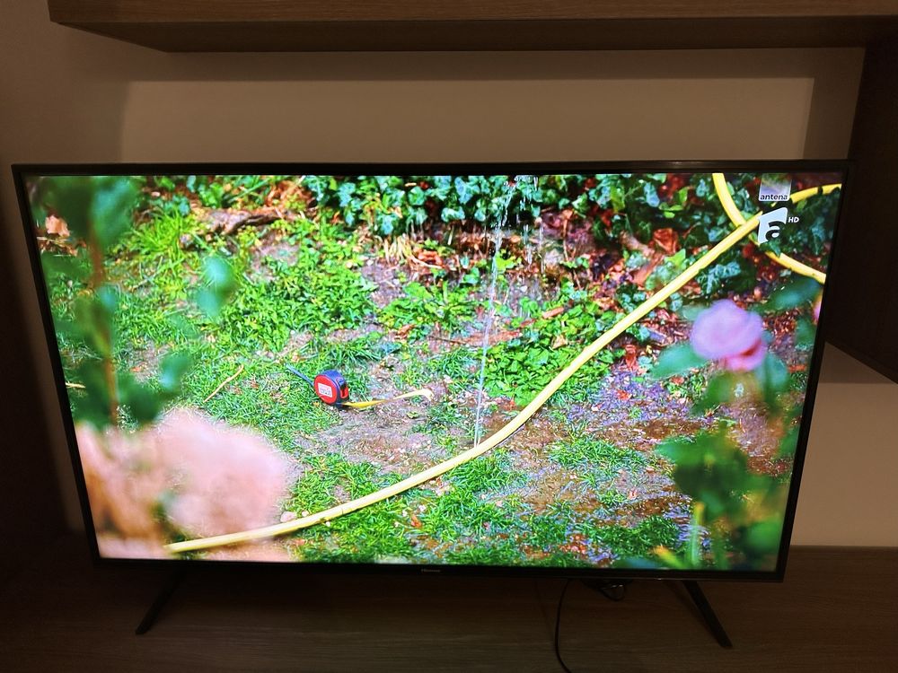 Televizor  HiSense led Tv smart 139 cm