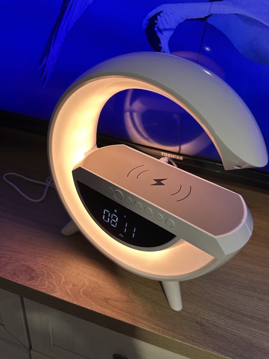 Нова комбинирана нощна лампа със зарядно, часовник, тонколона