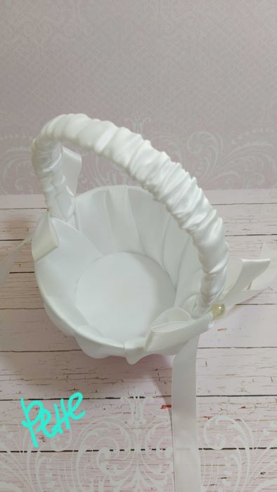 Сватбени аксесоари, кошнички, възглавнички за халки, венчета, гривни