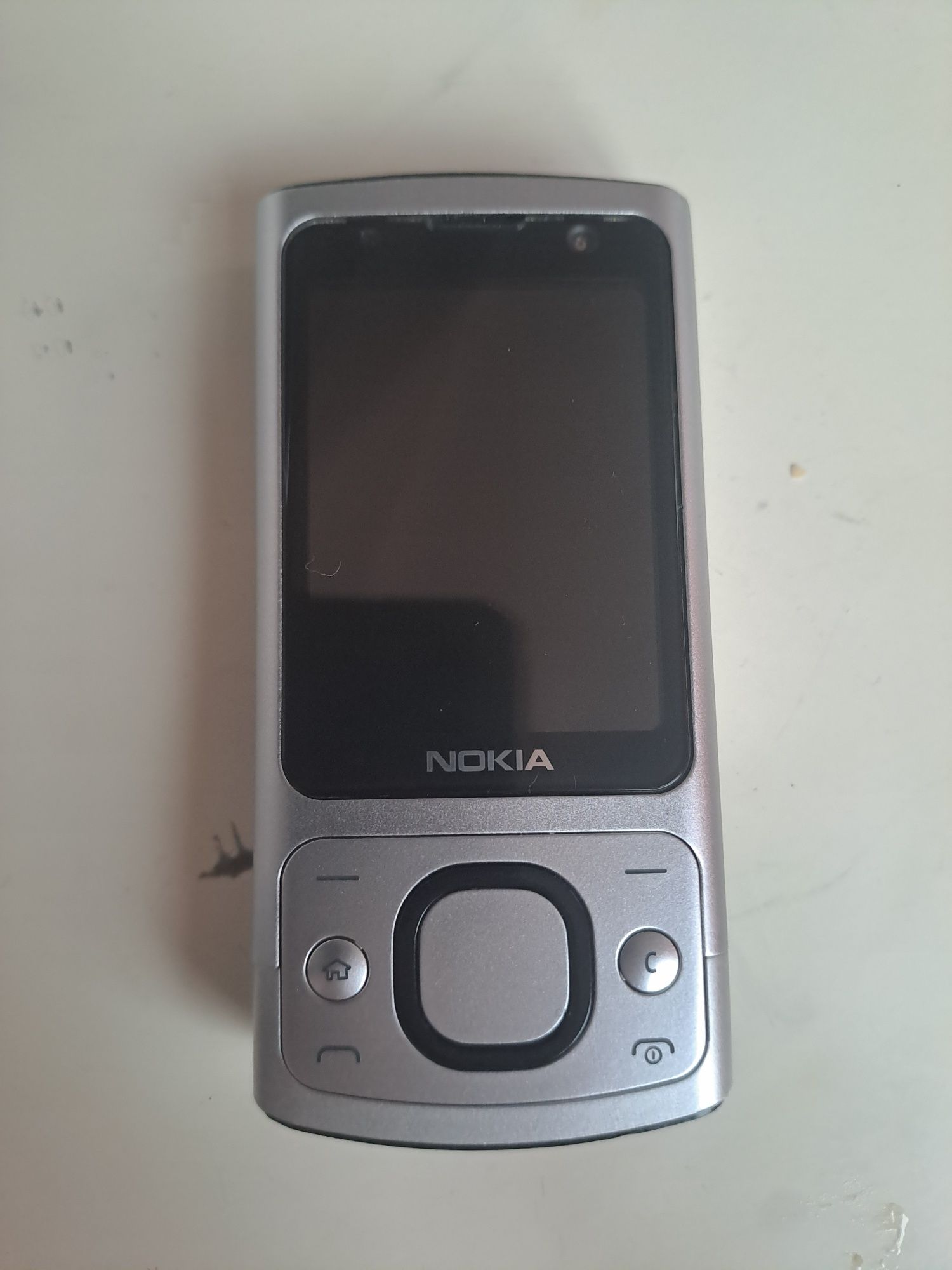 Vand nokia 6700 slide