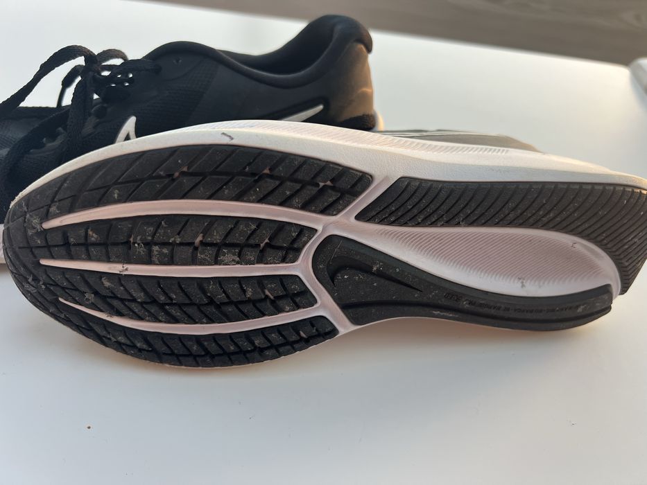 Продавам чисто нови маратонки Nike unisex