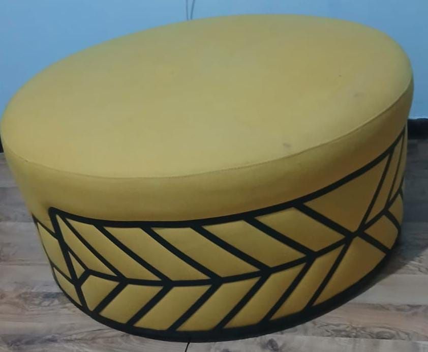Пуфик большой ,желтый