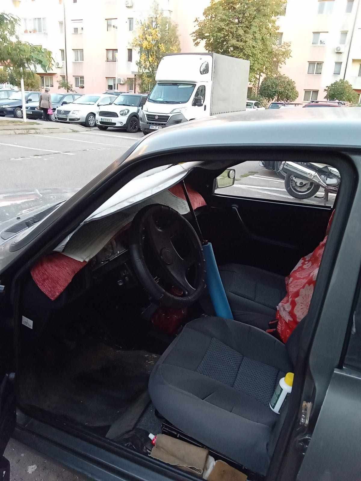 Dacia Berlina 2004