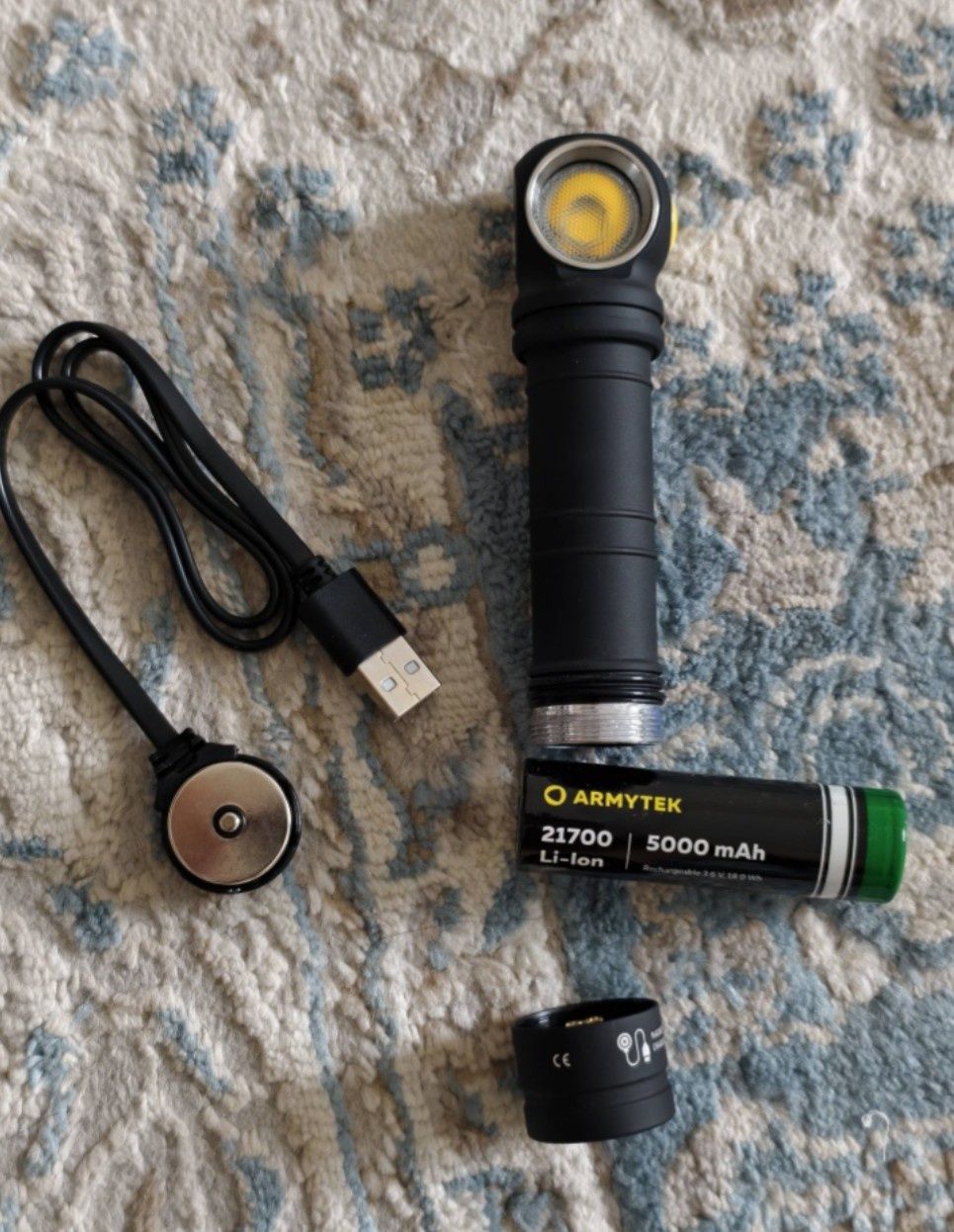 Armytek фонарь сост отл