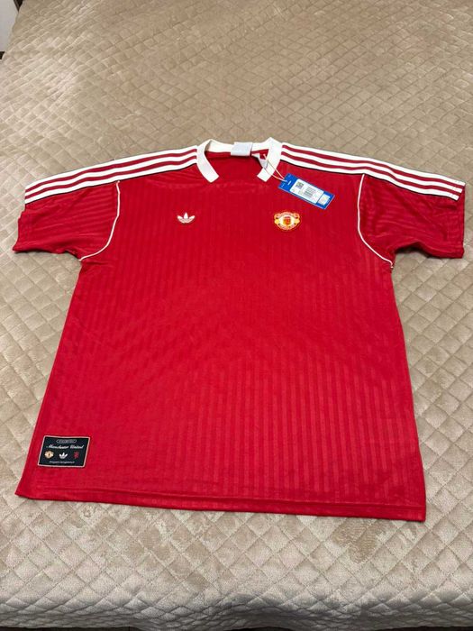 Оригинална тениска на Манчестър Юнайтед
