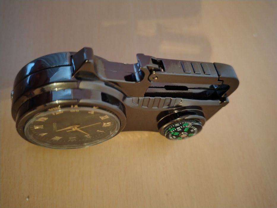 Bricheta metalica anti vânt , ceas , busola