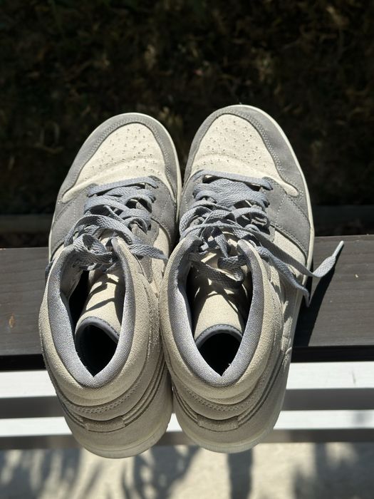 Air Jordan 1 Mid Light Smoke Grey