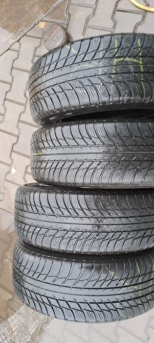 Jante BMW cu anvelope iarna si capace originale pentru BMW F30 F31