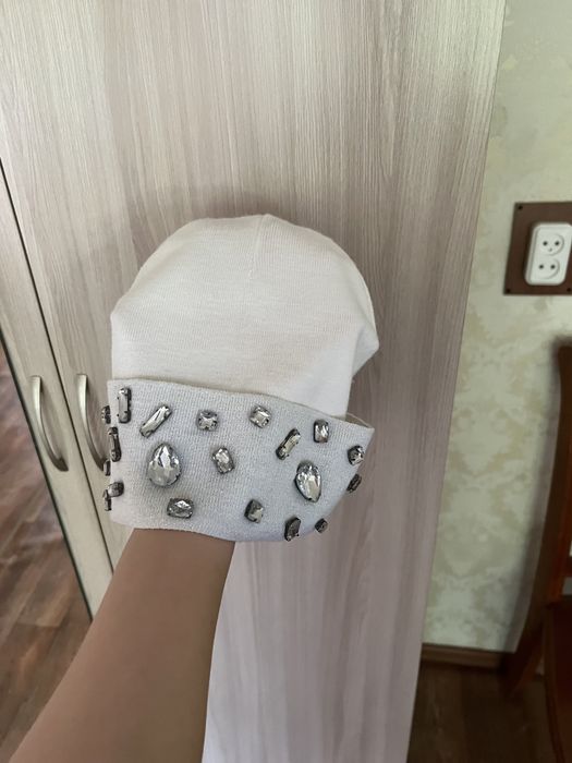 Шапка белая лопатка