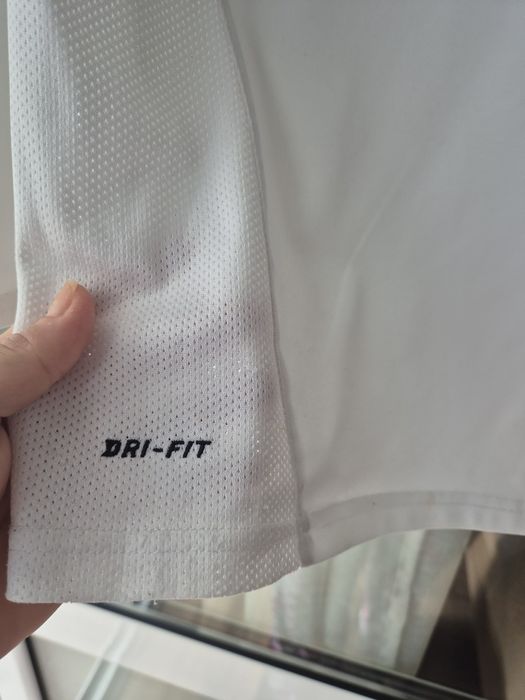 Bluza Nike Băieți L nouă