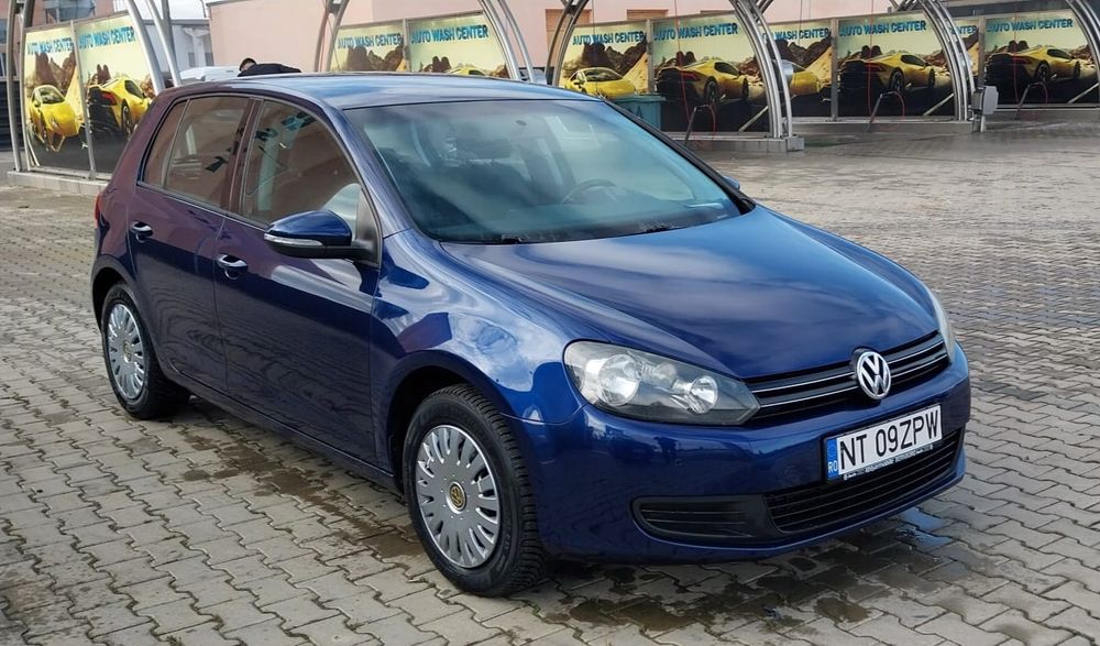 VW GOLF 6 1.6Tdi 105 cp hatchback