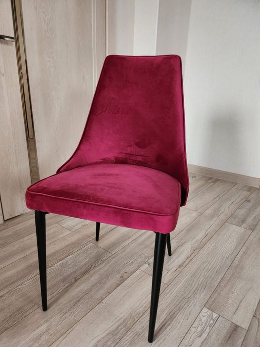 Продам новые стулья 4шт.