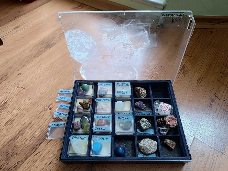 Колекция минерали - ахат,малахит, опалит,аметист,галенит,обсидиан и др