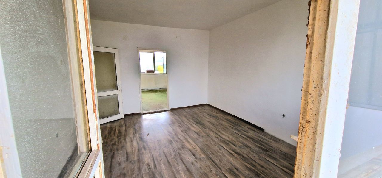 Продава се Тристаен апартамент в Търговище, Вароша - 75 кв.м за 884 €/кв.м - Снимка #10