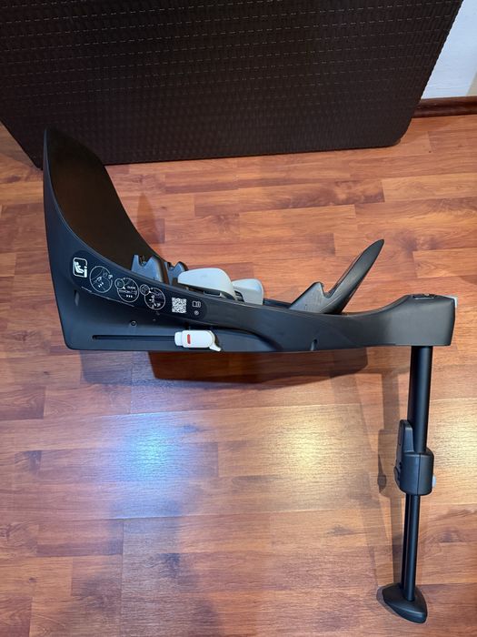 Set Scoică Cybex Cloud Z i-Size (Deep Black) + Bază Isofix Z