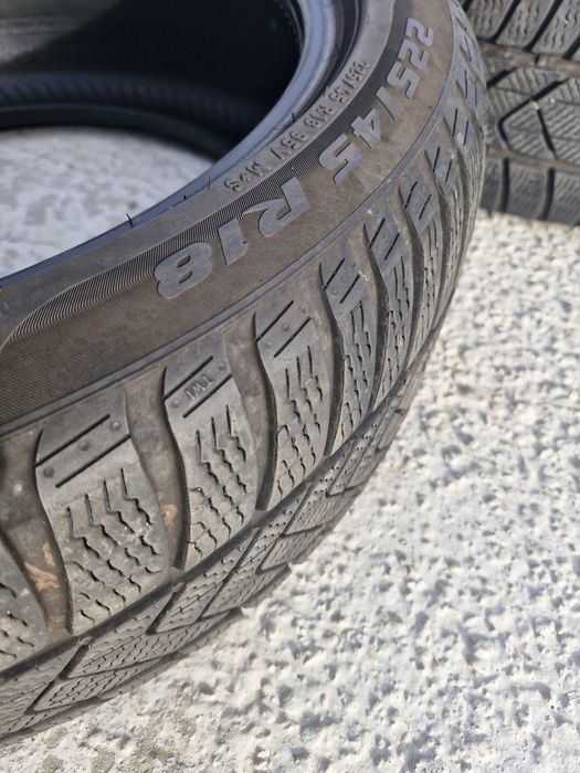 Set Pirelli Winter Sottozero 3 r-f* (BMW): 225/45R18 + 255/40/R18