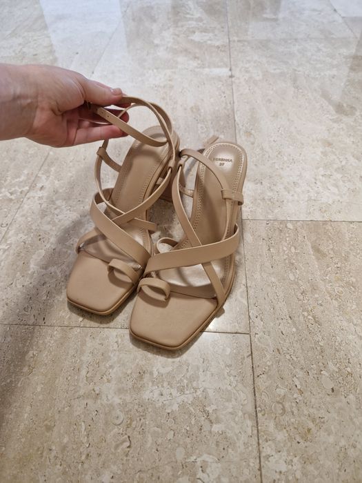 Sandale cu toc Bershka